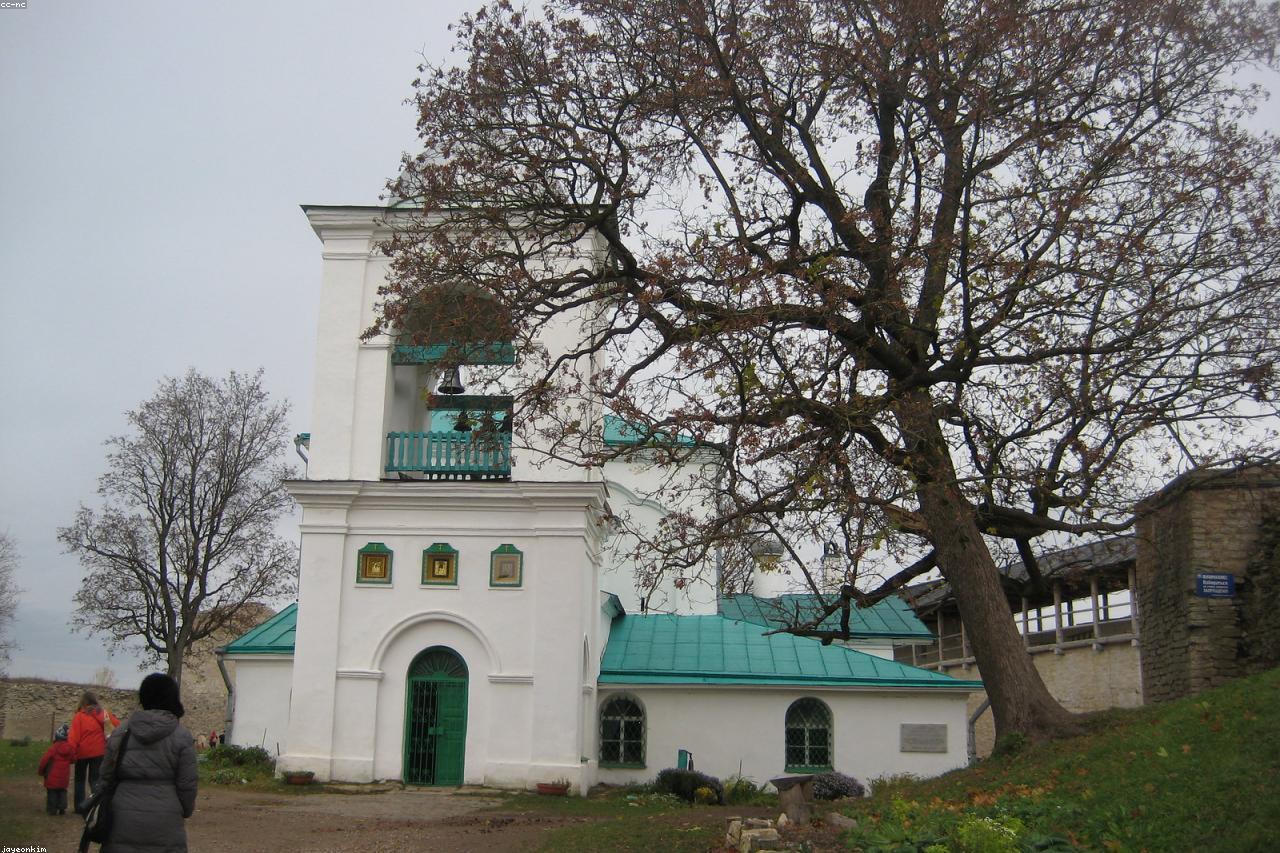 Псков: Изборск и Печоры