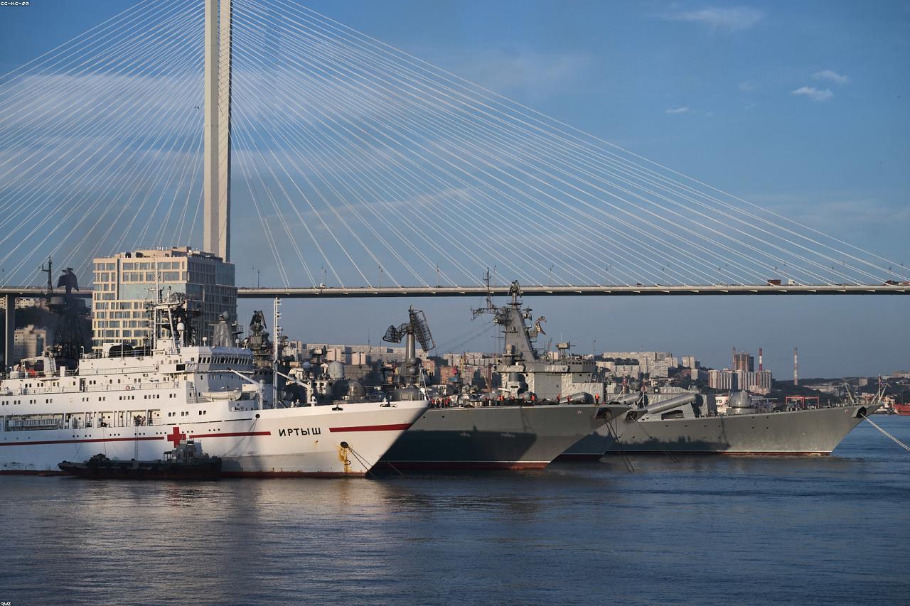 Владивосток: остров Русский и маяки